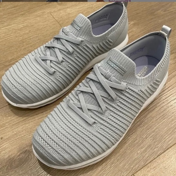 WOMENS SNEAKERS - Picture 1 of 5
